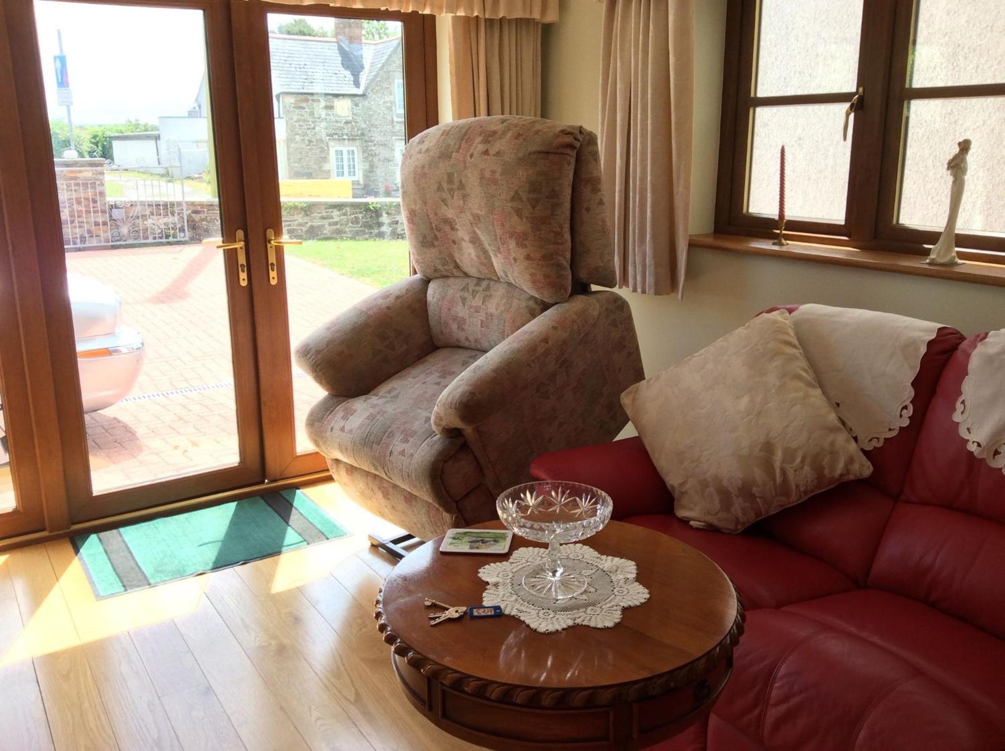 Room In Apartment - Bluebell Apartment Suite With Separate Lounge Area Truro Ngoại thất bức ảnh